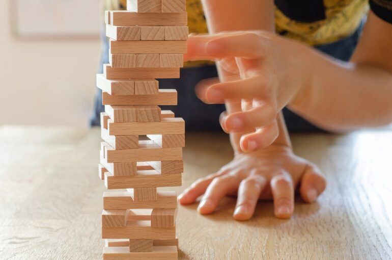 Navigating Uncertainty: Key Challenges for Heads of Risk in 2024