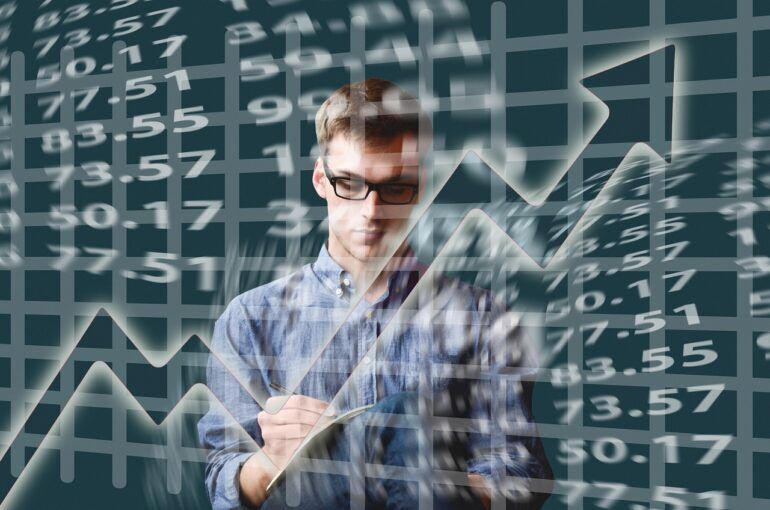 Navigating the Corporate Ladder: Career Progression Tips for FDs and CFOs